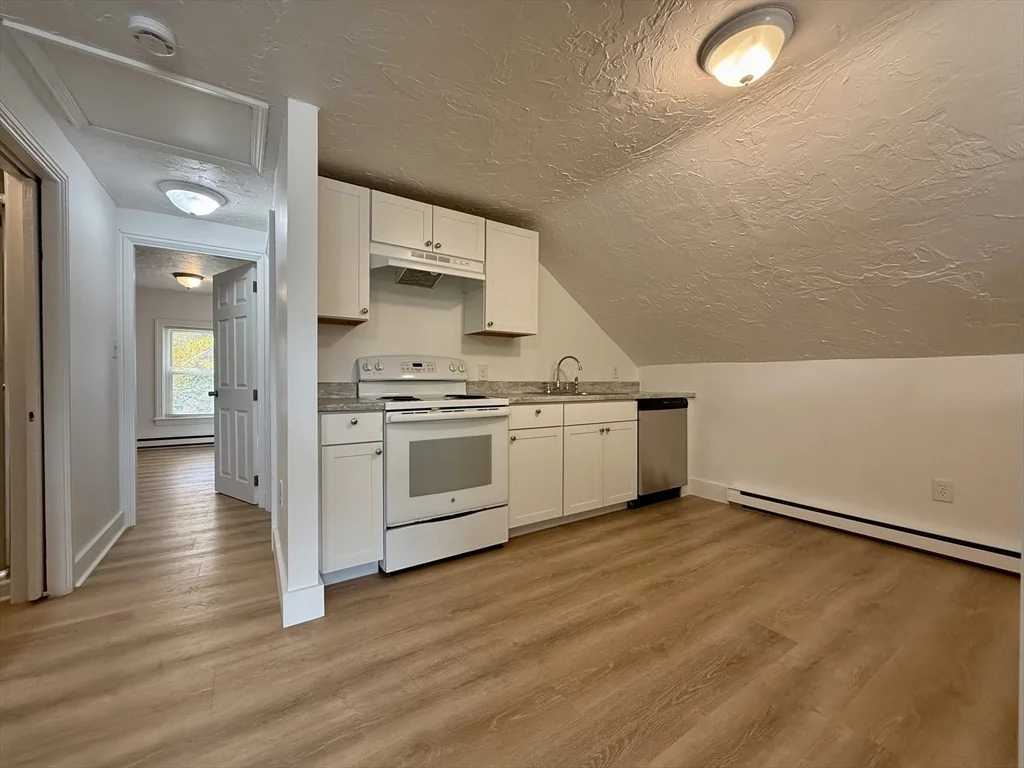 2 bed, 1 bath apartment for rent at 542 Mount Hope St Unit 3, North Attleboro — photo 4 of 11
