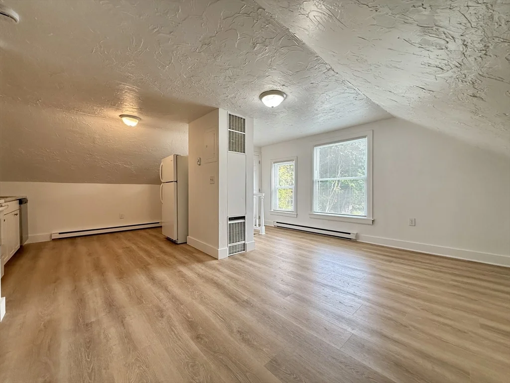 2 bed, 1 bath apartment for rent at 542 Mount Hope St Unit 3, North Attleboro — photo 3 of 11