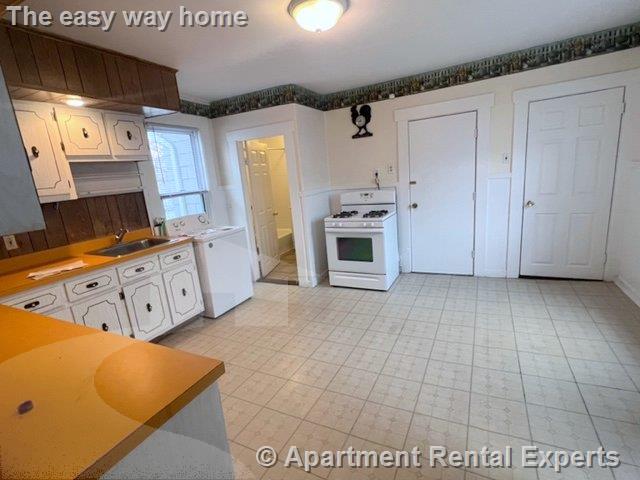 2 bed, 1 bath apartment for rent at 543 Broadway Unit 2, Magoun Square — photo 7 of 11