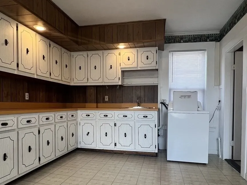 2 bed, 1 bath apartment for rent at 543 Broadway Unit 2F, Magoun Square — photo 3 of 24