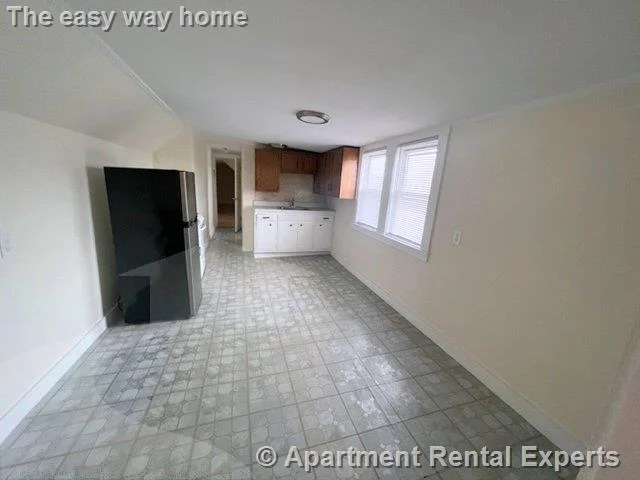2 bed, 1 bath apartment for rent at 543 Broadway Unit 3, Magoun Square — photo 5 of 10