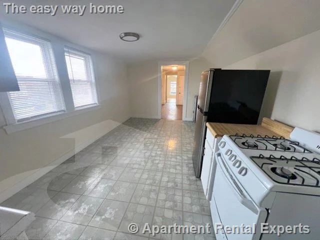 2 bed, 1 bath apartment for rent at 543 Broadway Unit 3, Magoun Square — photo 10 of 10