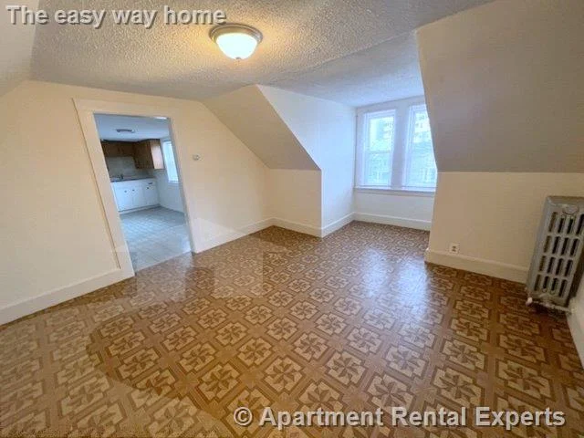 2 bed, 1 bath apartment for rent at 543 Broadway Unit 3, Magoun Square — photo 3 of 10