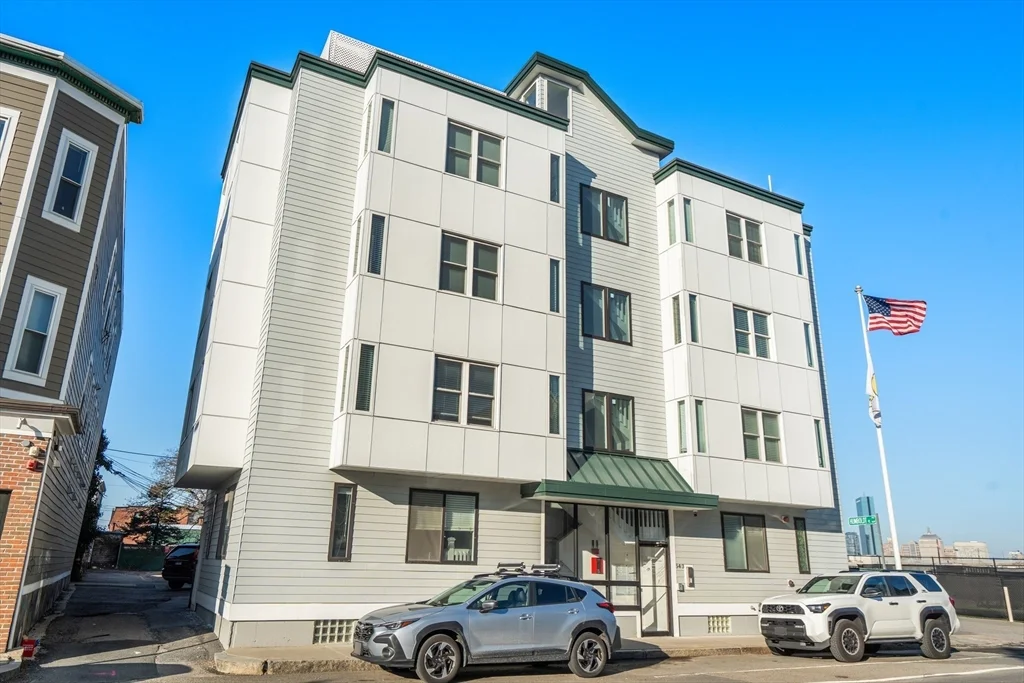 1 bed, 1 bath apartment for rent at 543 Dorchester Ave Unit 4, South Boston — photo 1 of 6