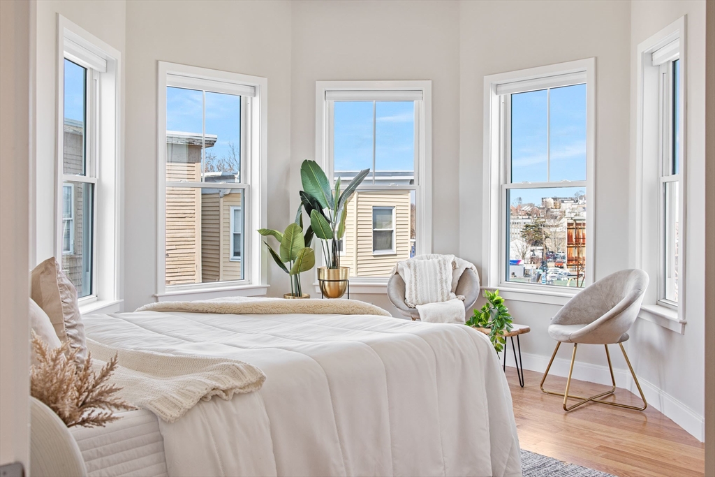 3 bed, 2 bath apartment for rent at 543 E 7th Unit 2, South Boston — photo 1 of 9
