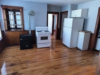 2 bed, 1 bath apartment for rent at 543 Park Ave Unit 3, Worcester — photo 6 of 8