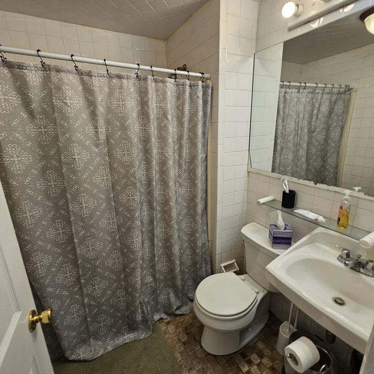 4 bed, 2 bath apartment for rent at 544 Trapelo Rd Unit 2, Belmont — photo 7 of 9