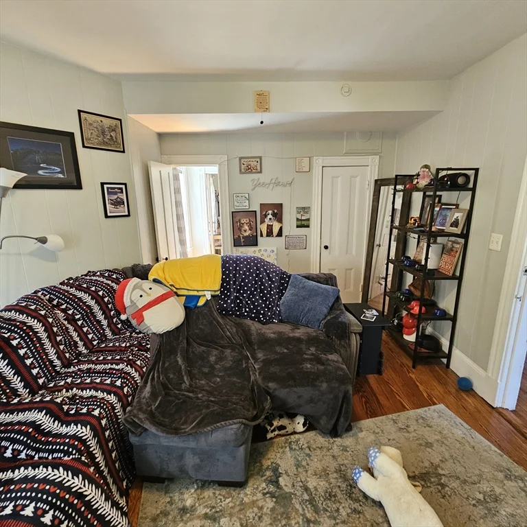 4 bed, 2 bath apartment for rent at 544 Trapelo Rd Unit 2, Belmont — photo 6 of 9