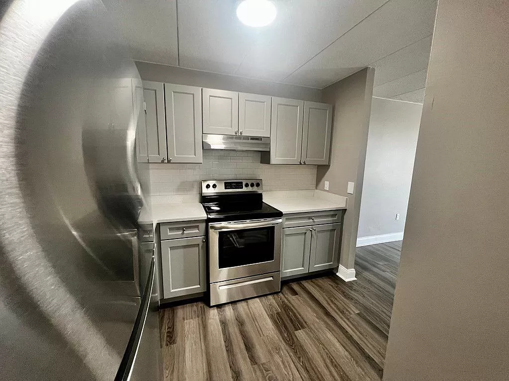 1 bed, 1 bath apartment for rent at 545 Centre St Unit 212, Jamaica Plain — photo 2 of 9