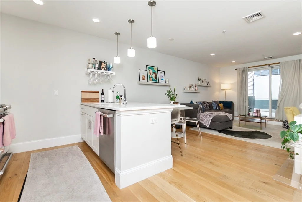 1 bed, 1 bath apartment for rent at 545 E 3rd St Unit 3, South Boston — photo 4 of 22