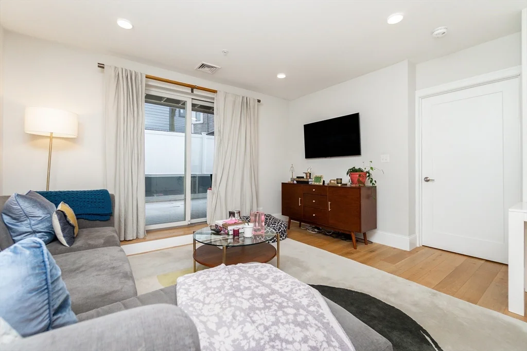 1 bed, 1 bath apartment for rent at 545 E 3rd St Unit 3, South Boston — photo 9 of 22