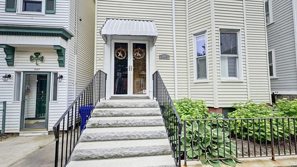 2 bed, 1 bath apartment for rent at 545 E 5th St Unit 2, South Boston