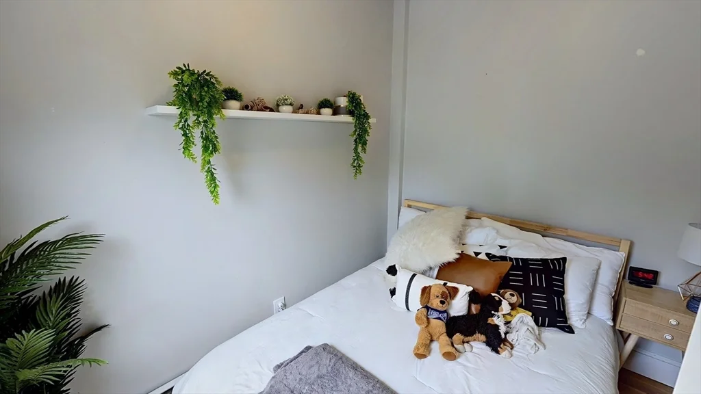 2 bed, 1 bath apartment for rent at 545 E 5th St Unit 2, South Boston — photo 4 of 13