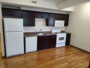 3 bed, 2 bath apartment for rent at 545 Park Ave Unit 3, Worcester — photo 11 of 19
