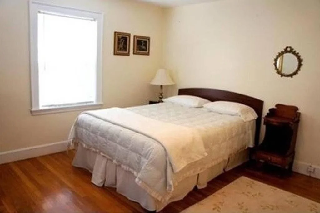 3 bed, 1 bath apartment for rent at 546 Commonwealth Ave Unit 1, Newton Centre — photo 2 of 6