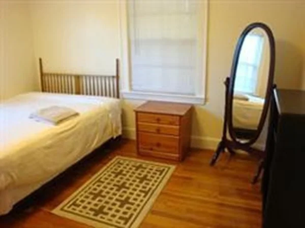 3 bed, 1 bath apartment for rent at 546 Commonwealth Ave Unit 1, Newton Centre — photo 3 of 6