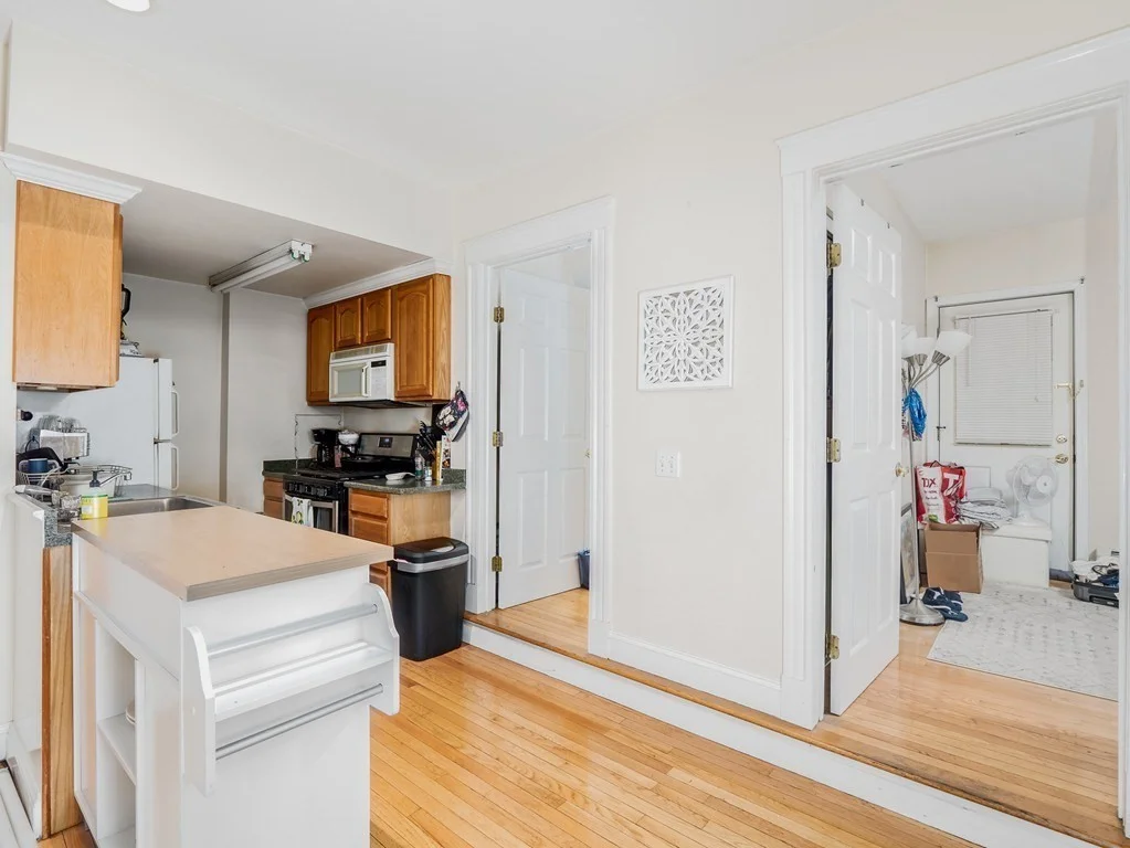 2 bed, 1 bath apartment for rent at 546 East 8th St Unit 1, South Boston — photo 8 of 27