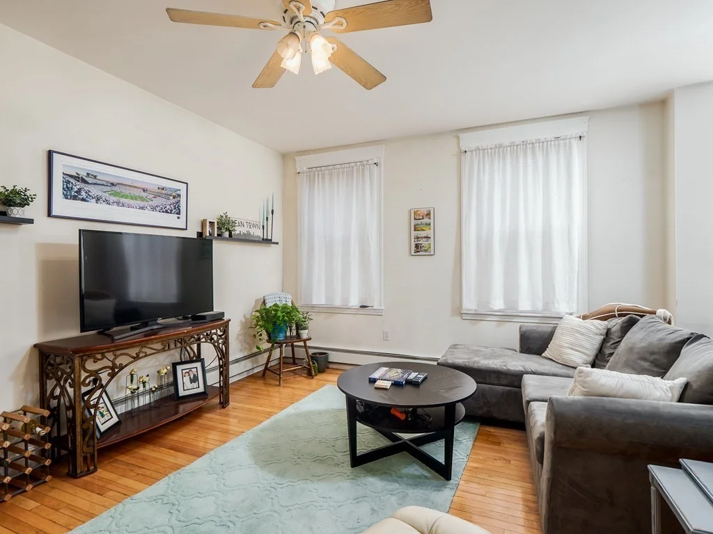 2 bed, 1 bath apartment for rent at 546 East 8th St Unit 1, South Boston — photo 2 of 27