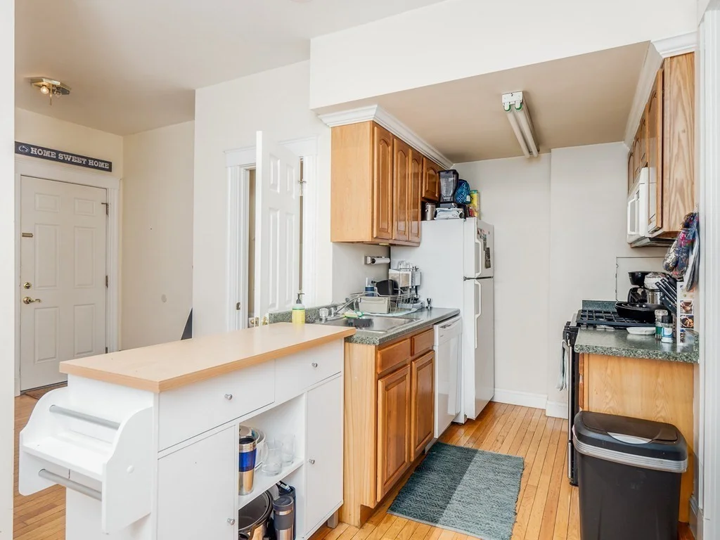 2 bed, 1 bath apartment for rent at 546 East 8th St Unit 1, South Boston — photo 5 of 27