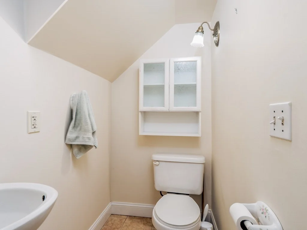 2 bed, 1 bath apartment for rent at 546 East 8th St Unit 1, South Boston — photo 15 of 27