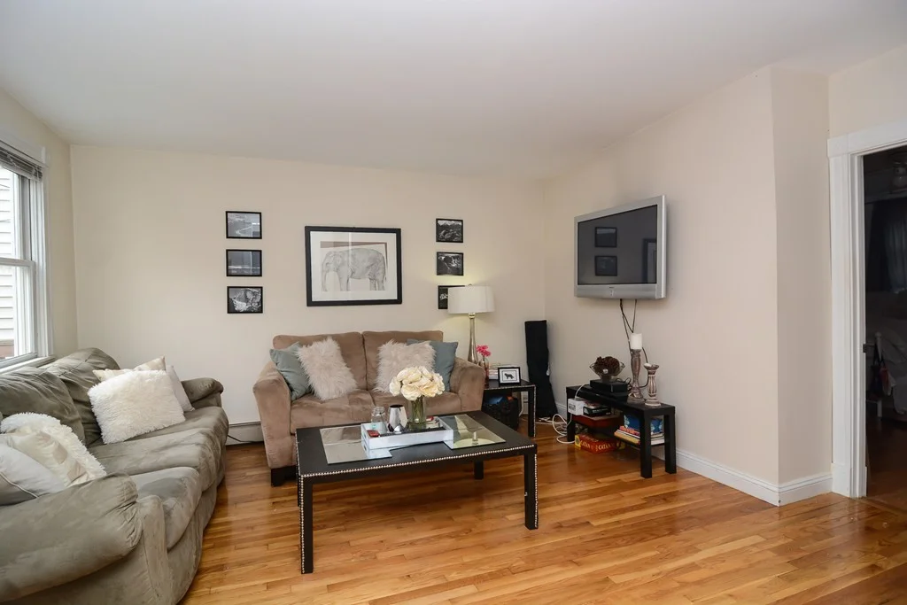 3 bed, 1 bath apartment for rent at 546 East 8th St Unit 2, South Boston — photo 5 of 28