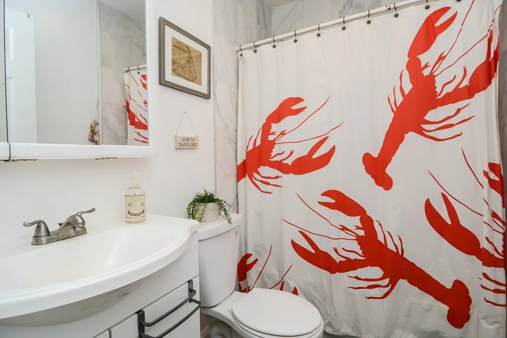 3 bed, 1 bath apartment for rent at 546 East 8th St Unit 2, South Boston — photo 10 of 28