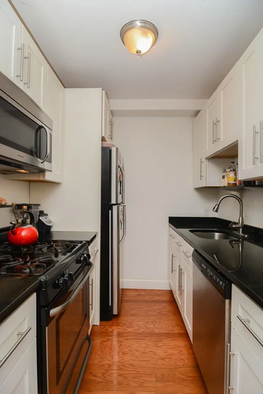3 bed, 1 bath apartment for rent at 546 East 8th St Unit 2, South Boston — photo 18 of 28