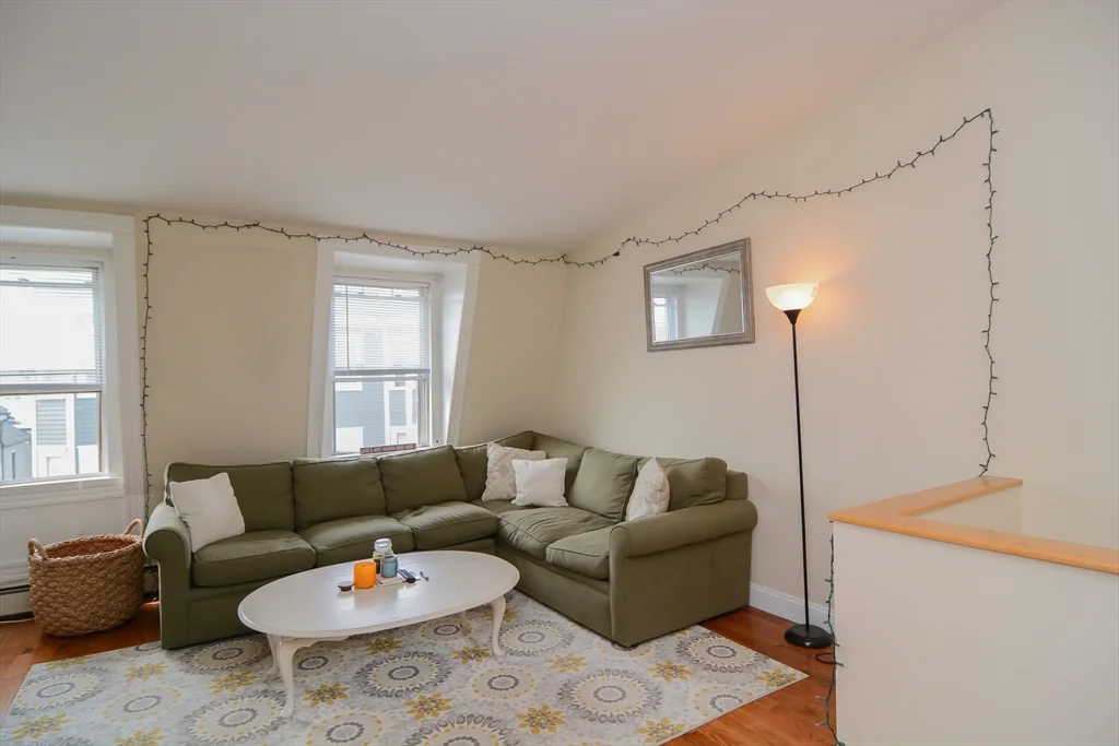 2 bed, 1 bath apartment for rent at 546 East 8th St Unit 3, South Boston — photo 2 of 32
