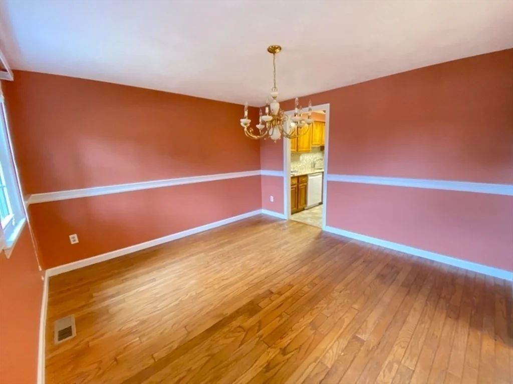 3 bed, 2 bath apartment for rent at 546 Lincoln St Unit 546, Waltham — photo 8 of 17