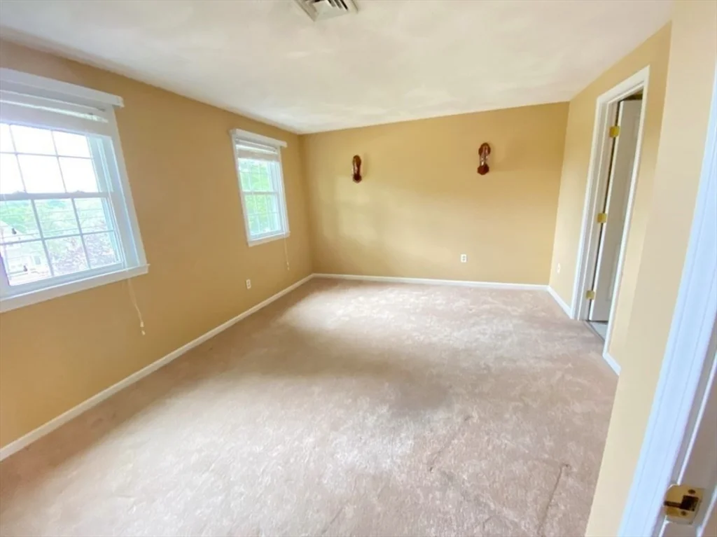 3 bed, 2 bath apartment for rent at 546 Lincoln St Unit 546, Waltham — photo 7 of 17