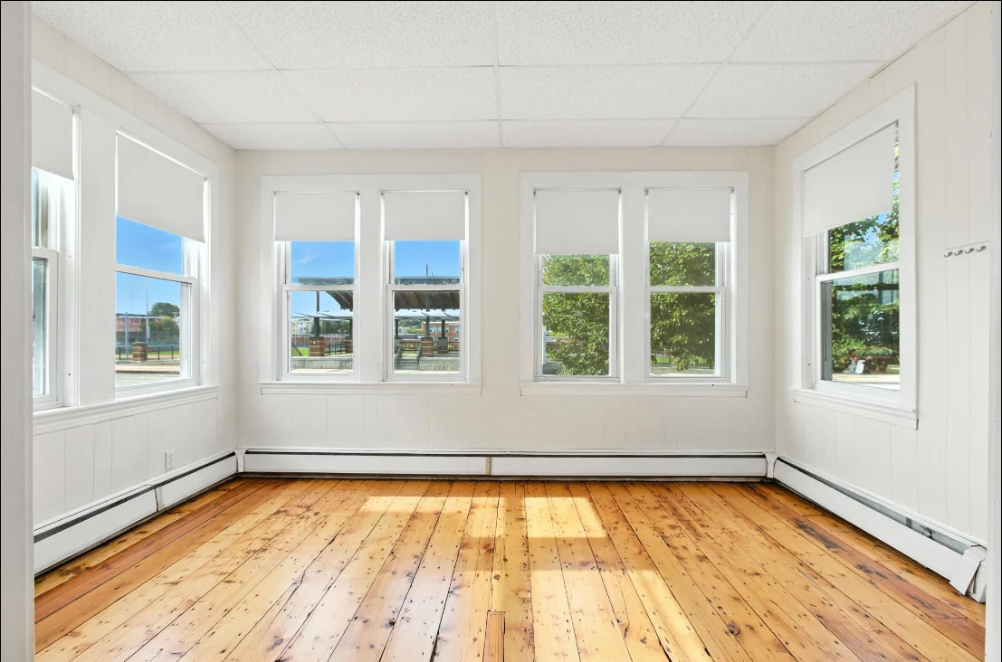 3 bed, 2 bath apartment for rent at 547 Broadway Unit 1, South Medford — photo 2 of 9