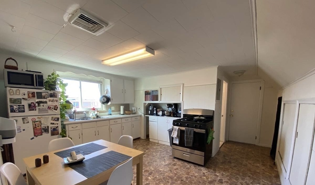 1 bed, 1 bath apartment for rent at 547 Broadway Unit 3, Ball Square — photo 2 of 9