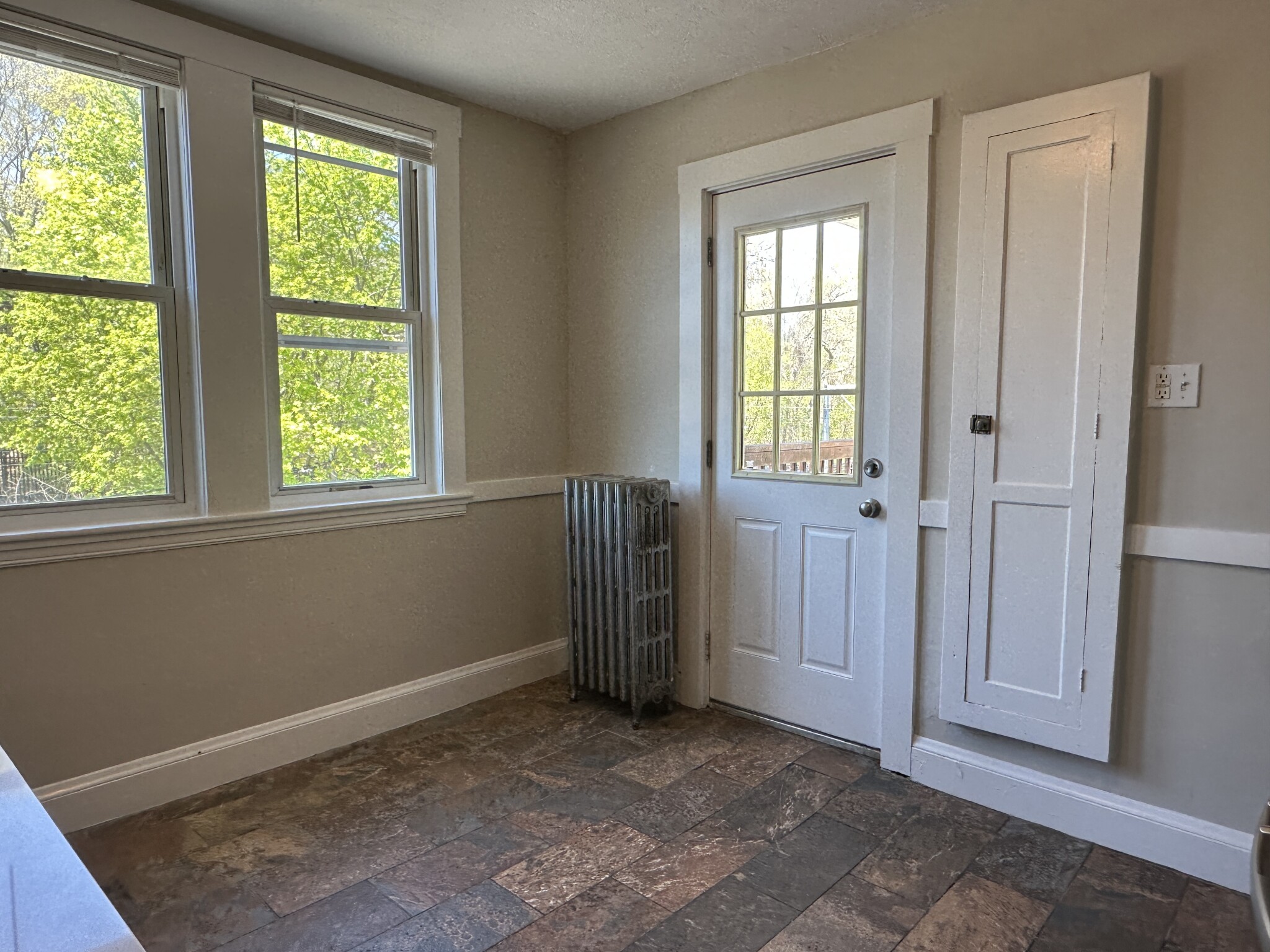 3 bed, 1 bath apartment for rent at 547 Hyde Park Ave Unit 3, Roslindale — photo 7 of 17