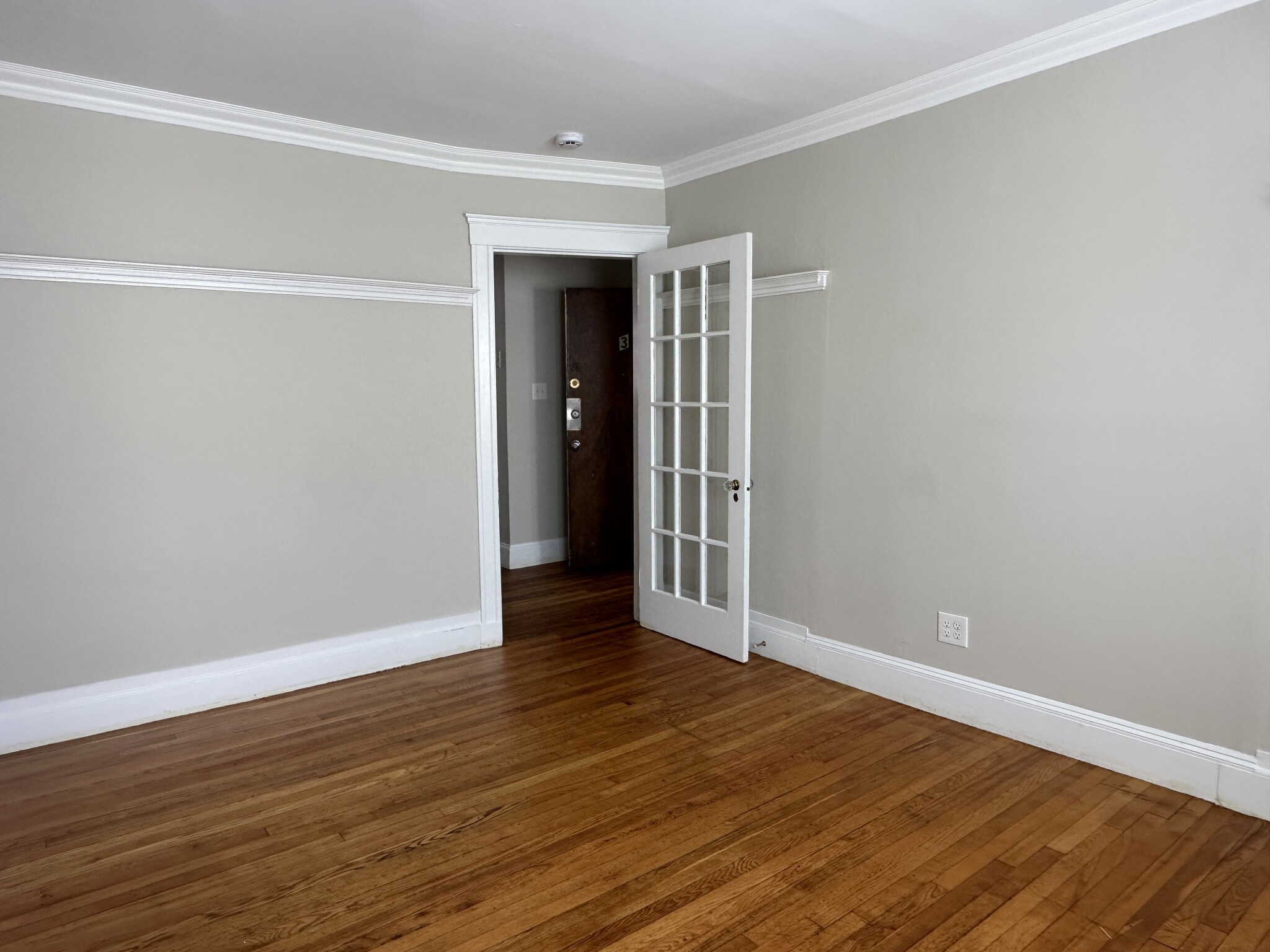3 bed, 1 bath apartment for rent at 547 Hyde Park Ave Unit 3, Roslindale — photo 6 of 17
