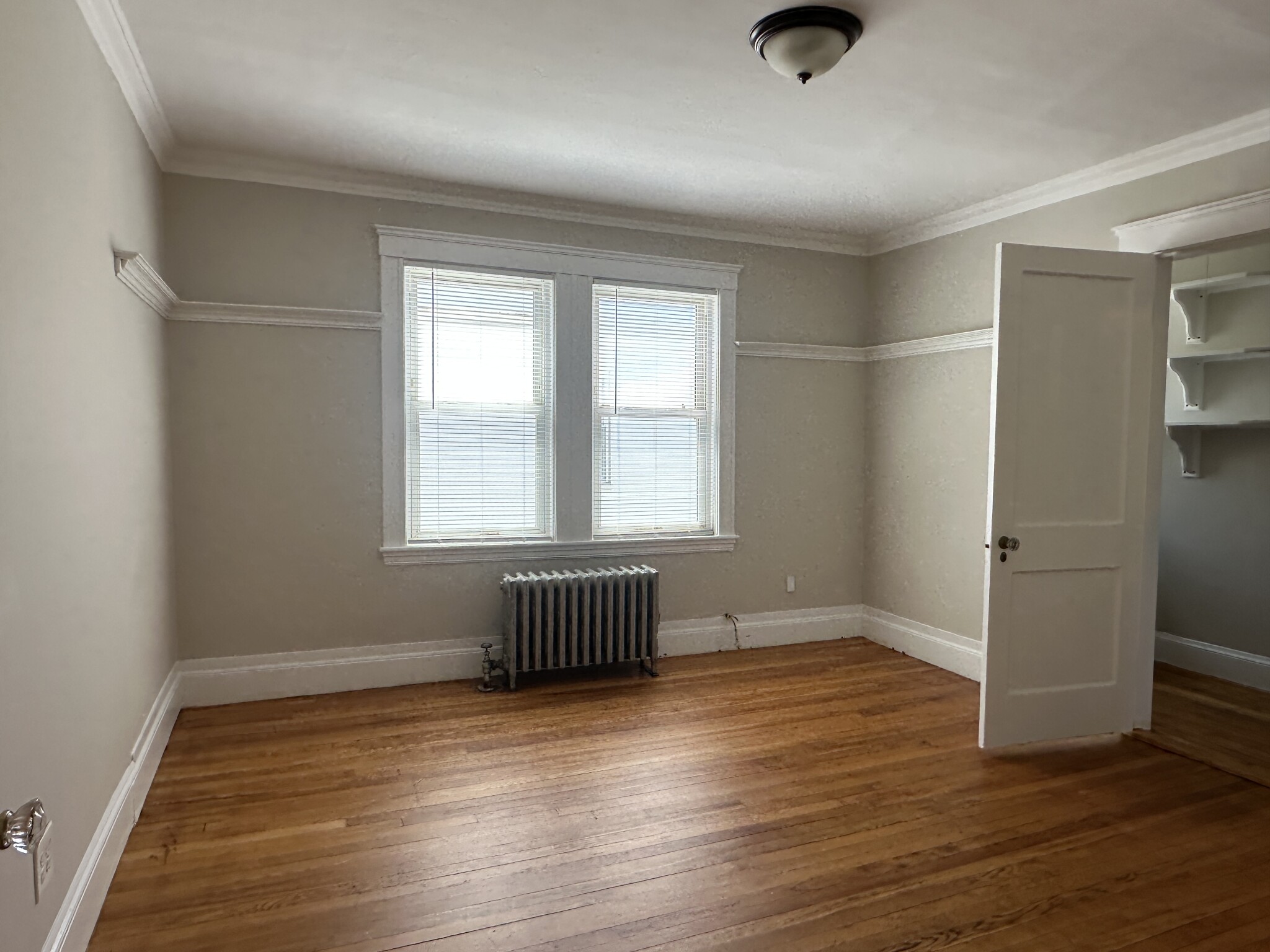 3 bed, 1 bath apartment for rent at 547 Hyde Park Ave Unit 3, Roslindale — photo 5 of 17