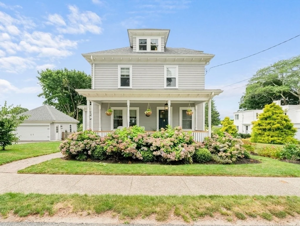 3 bed, 1 bath apartment for rent at 548 Elm St, Dartmouth — photo 1 of 21