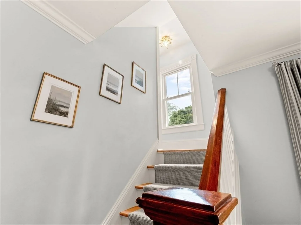 3 bed, 1 bath apartment for rent at 548 Elm St, Dartmouth — photo 11 of 21