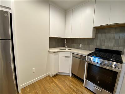 1 bed, 1 bath apartment for rent at 548 Green St Unit 3, Riverside — photo 1 of 9
