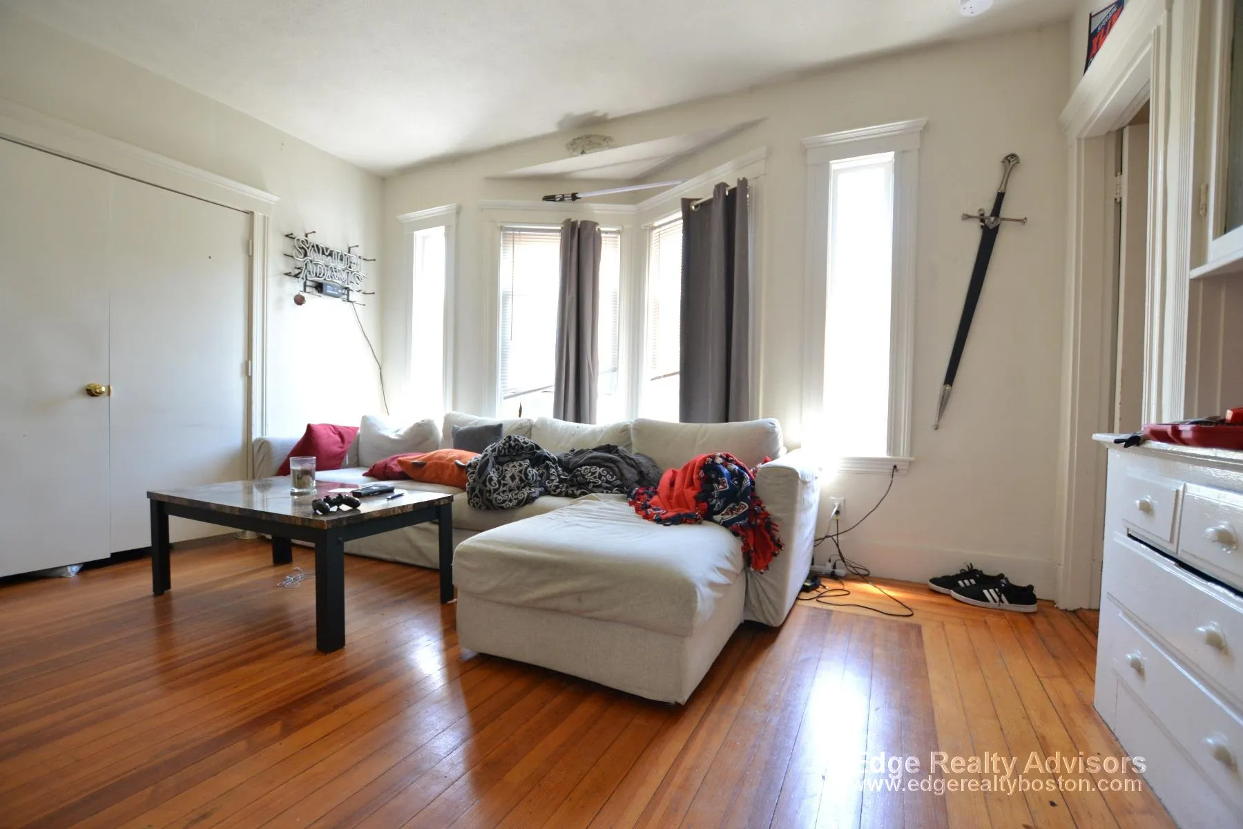 3 bed, 1 bath apartment for rent at 548 Washington St Unit 1, Brighton — photo 1 of 7
