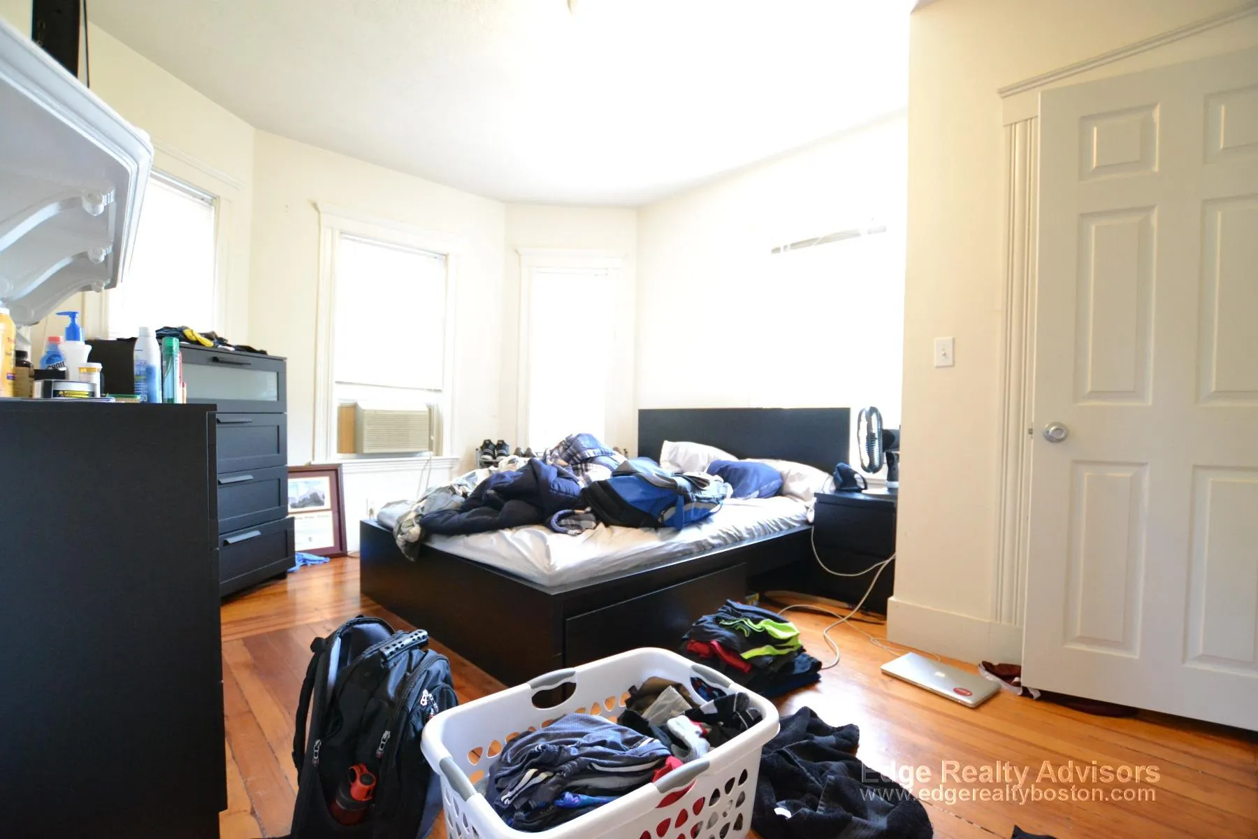 3 bed, 1 bath apartment for rent at 548 Washington St Unit 1, Brighton — photo 4 of 7