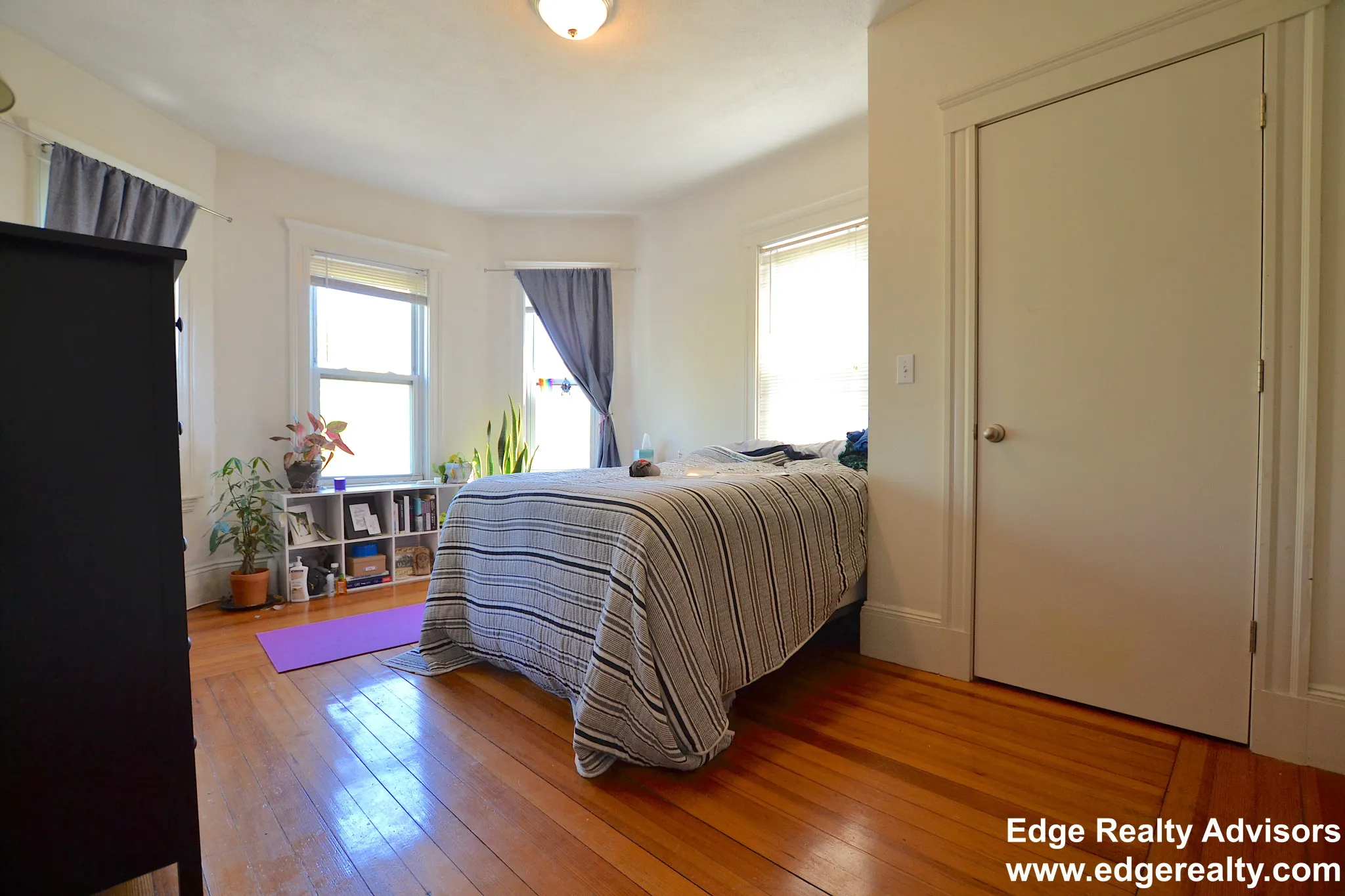 3 bed, 1 bath apartment for rent at 548 Washington St Unit 2, Brighton — photo 4 of 12