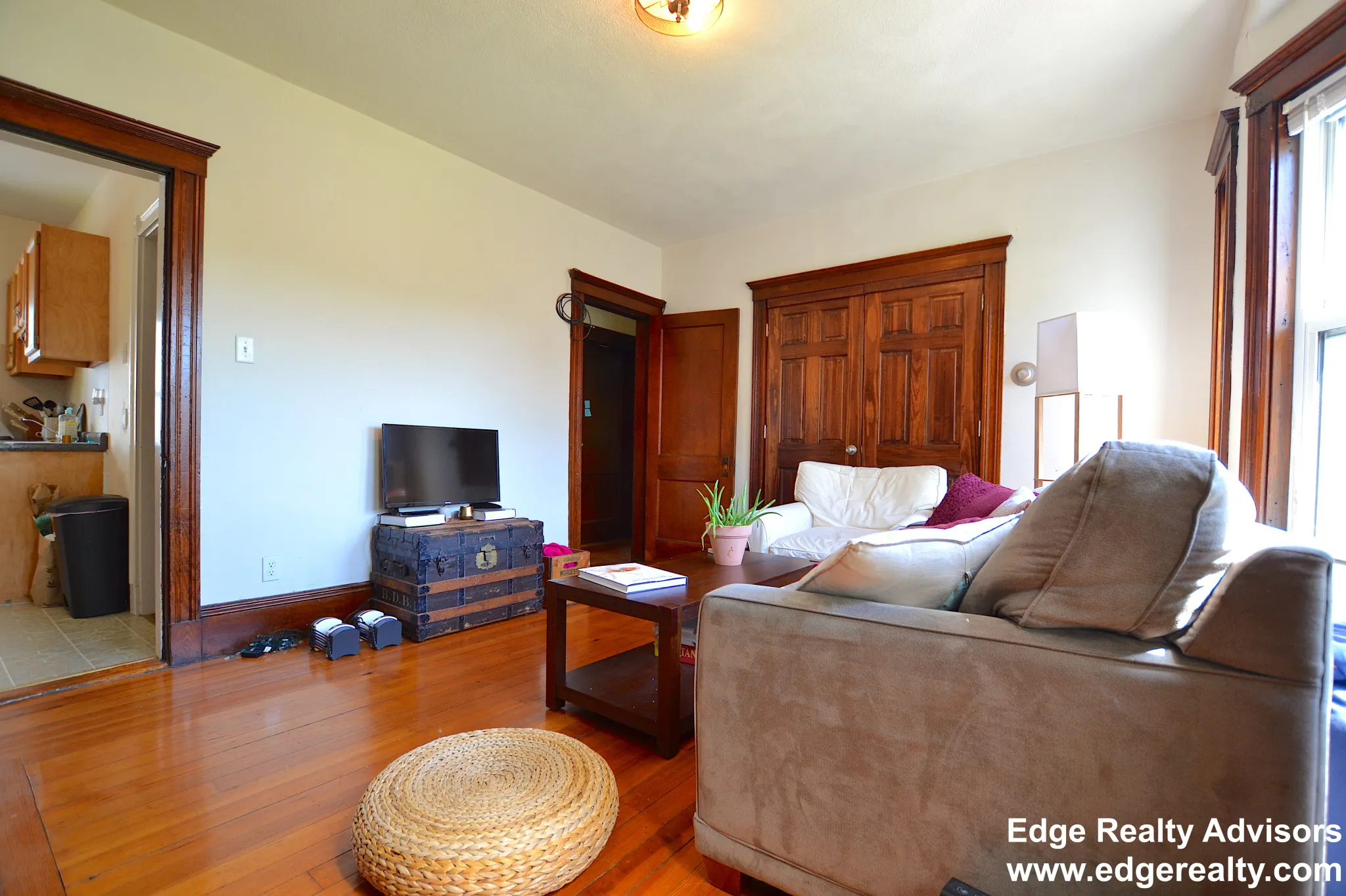 3 bed, 1 bath apartment for rent at 548 Washington St Unit 2, Brighton — photo 2 of 12