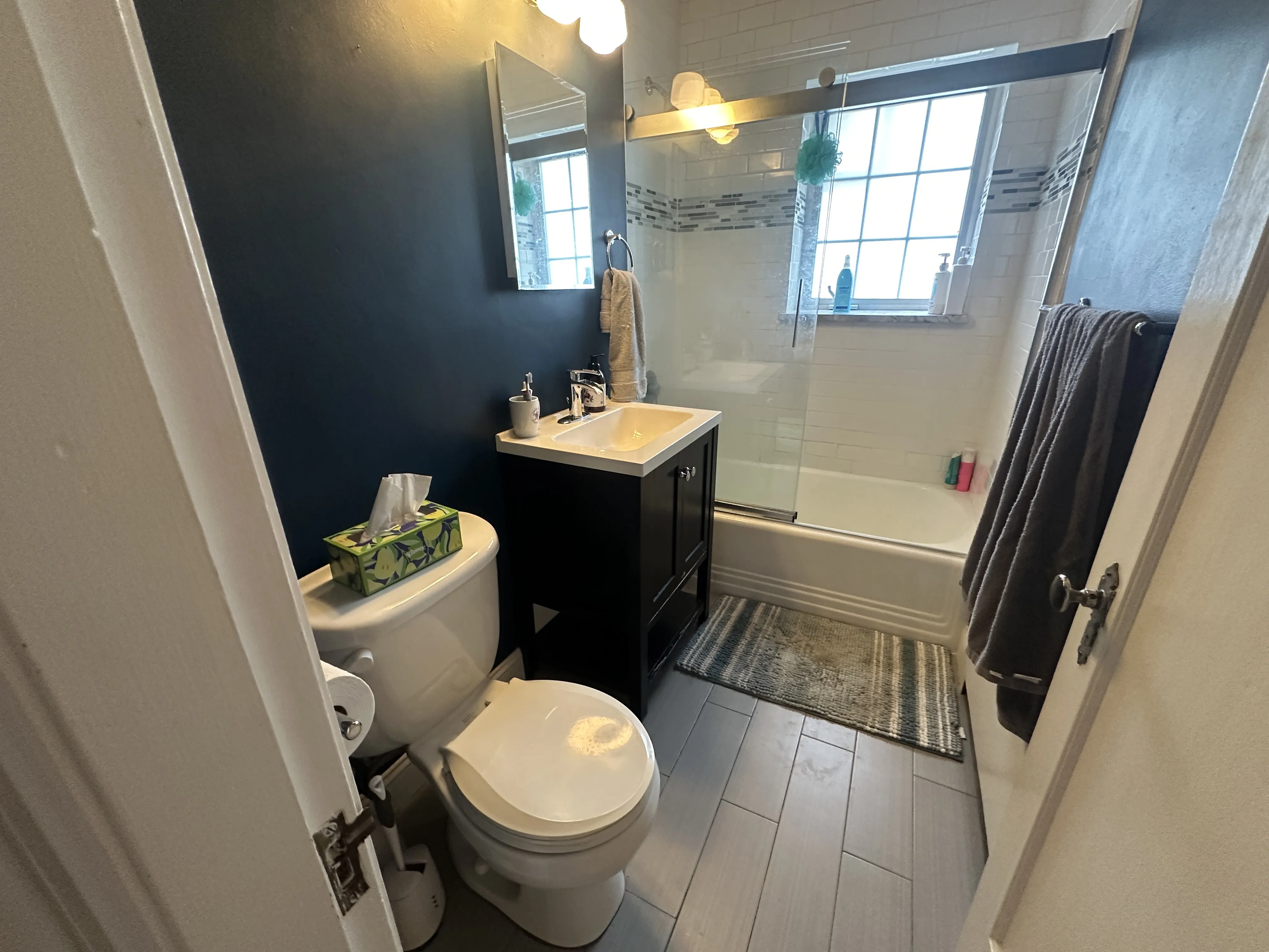 1 bed, 1 bath apartment for rent at 549 Centre St Unit 8, Newton Corner — photo 5 of 8
