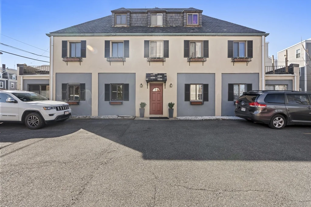 1 bed, 1 bath apartment for rent at 549 E 4th St Unit CH3, South Boston
