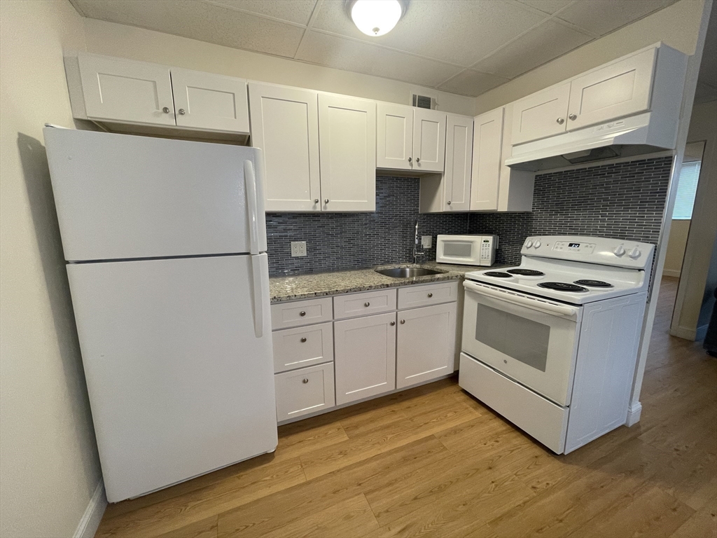 1 bed, 1 bath apartment for rent at 549 E 4th Unit A4, South Boston