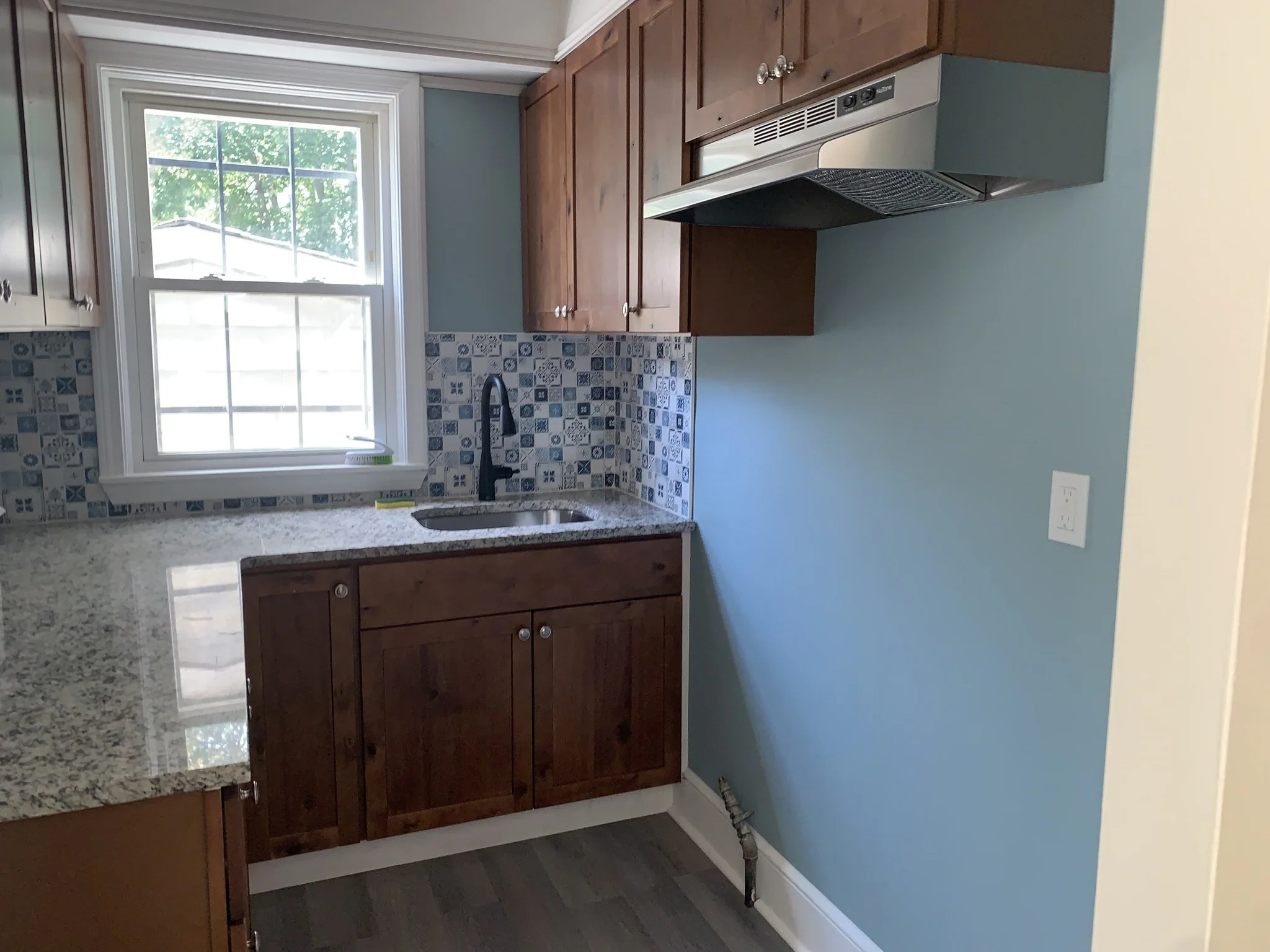 3 bed, 1 bath apartment for rent at 549 Fourth St Unit 1, Fall River — photo 2 of 13