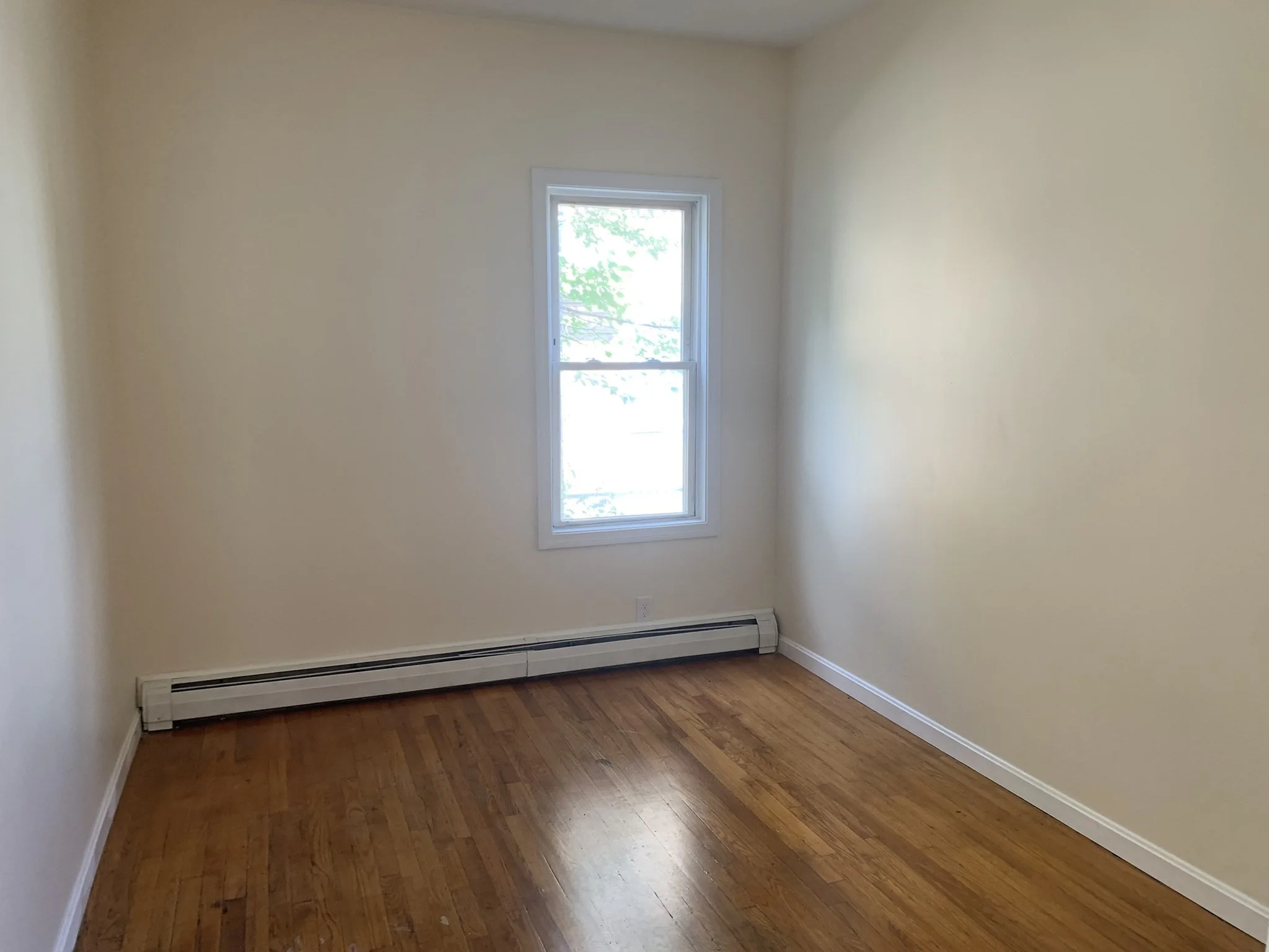 3 bed, 1 bath apartment for rent at 549 Fourth St Unit 1, Fall River — photo 4 of 13