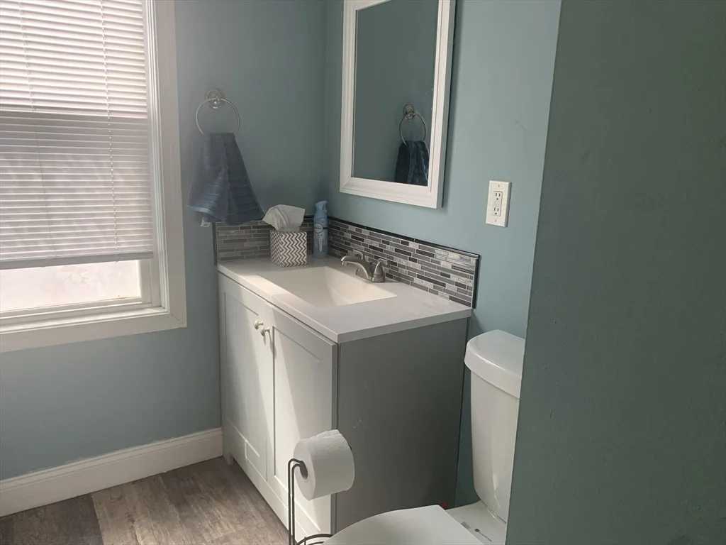 3 bed, 1 bath apartment for rent at 549 Fourth St Unit 2, Fall River — photo 8 of 19
