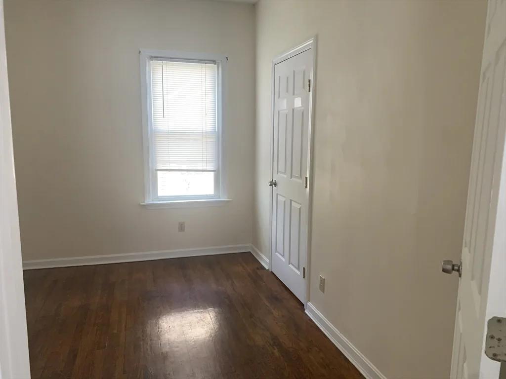 3 bed, 1 bath apartment for rent at 549 Fourth St Unit 2, Fall River — photo 7 of 19