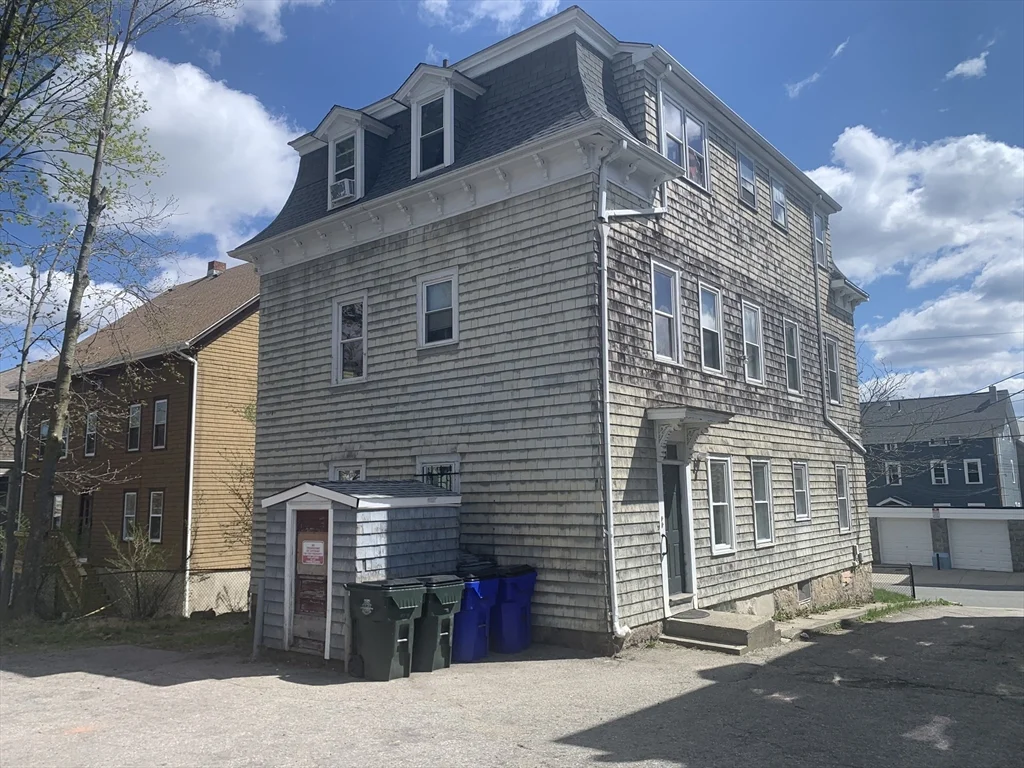 3 bed, 1 bath apartment for rent at 549 Fourth St Unit 2, Fall River — photo 19 of 19
